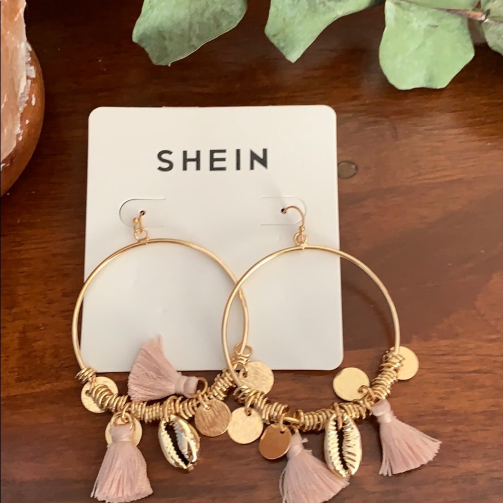 Hoop tassel shell earrings